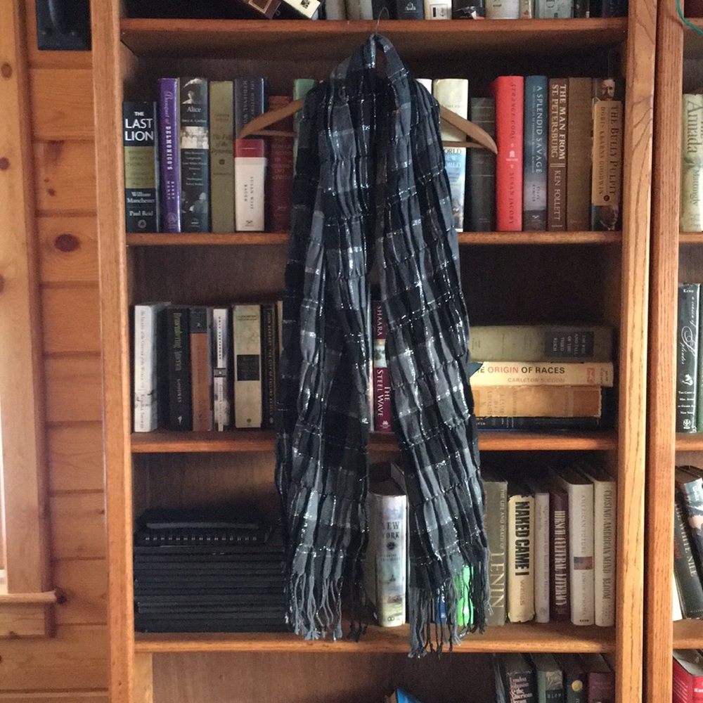 HARLEY DAVIDSON BLACK/SILVER FRINGE SCARF